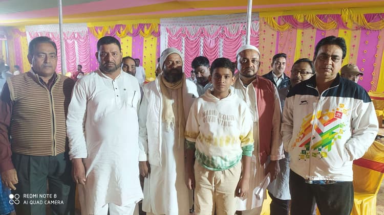 तीन लोग मक्का मदीना के लिए रवाना