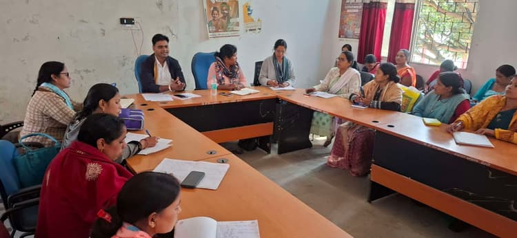 Giridih News: देवरी में पोषण सखियों को मिला प्रशिक्षण