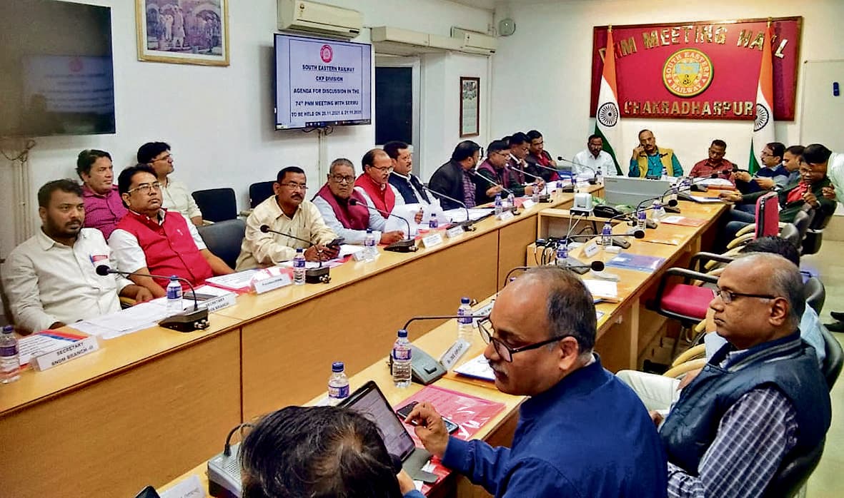 Chaibasa News : रेलवे अस्पतालों में आधुनिक लैब बनेगी, सभी वार्ड होंगे वातानुकूलित