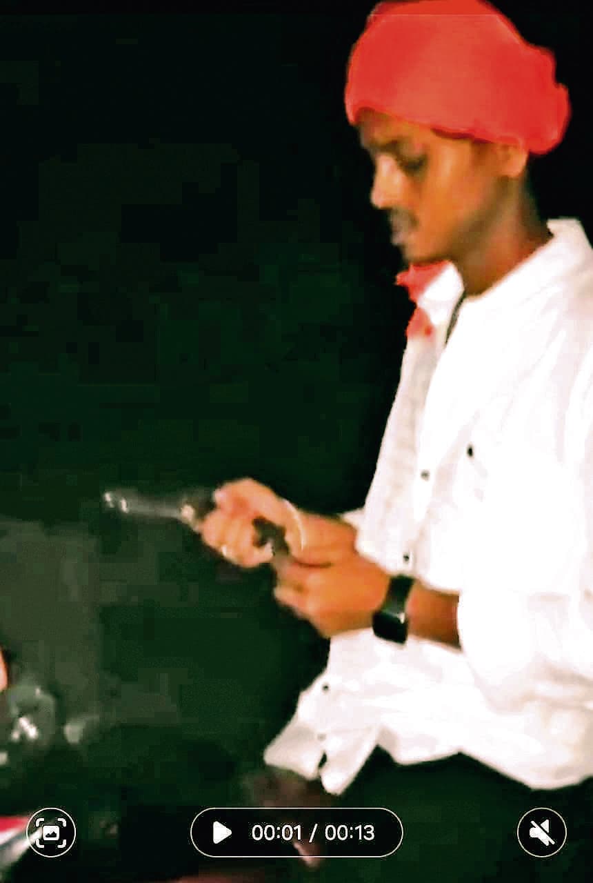 Chaibasa News : गोलीकांड का आरोपी मुकेश साव ने कोर्ट में किया सरेंडर