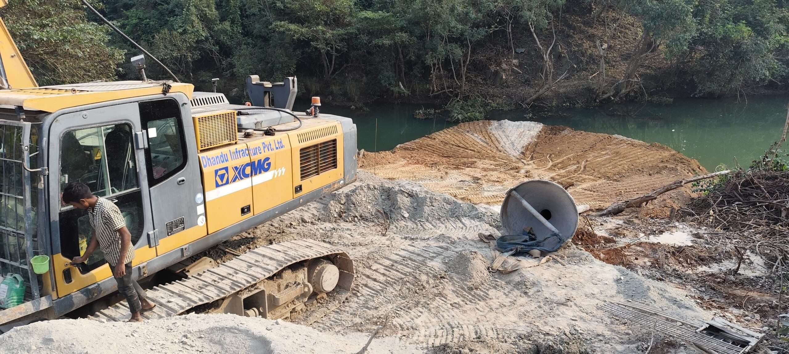 East Singhbhum News : सातगुड़ूम नदी पर ~9.45 करोड़ से पुल निर्माण शुरू, ग्रामीणों में खुशी