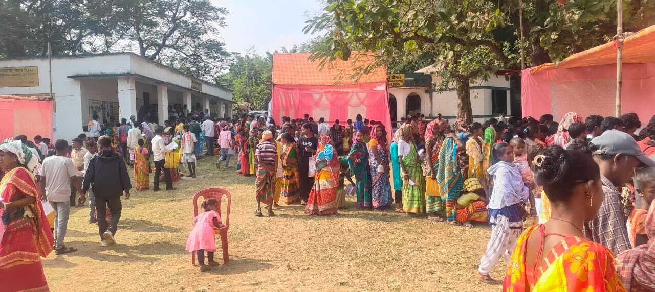 East Singhbhum News : केंदुआ में मंईयां योजना के 150 और अबुआ आवास के 196 आवेदन मिले