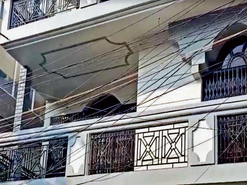 बंगाल में 22 और झारखंड में 18 से ज्यादा ठिकानों पर छापे