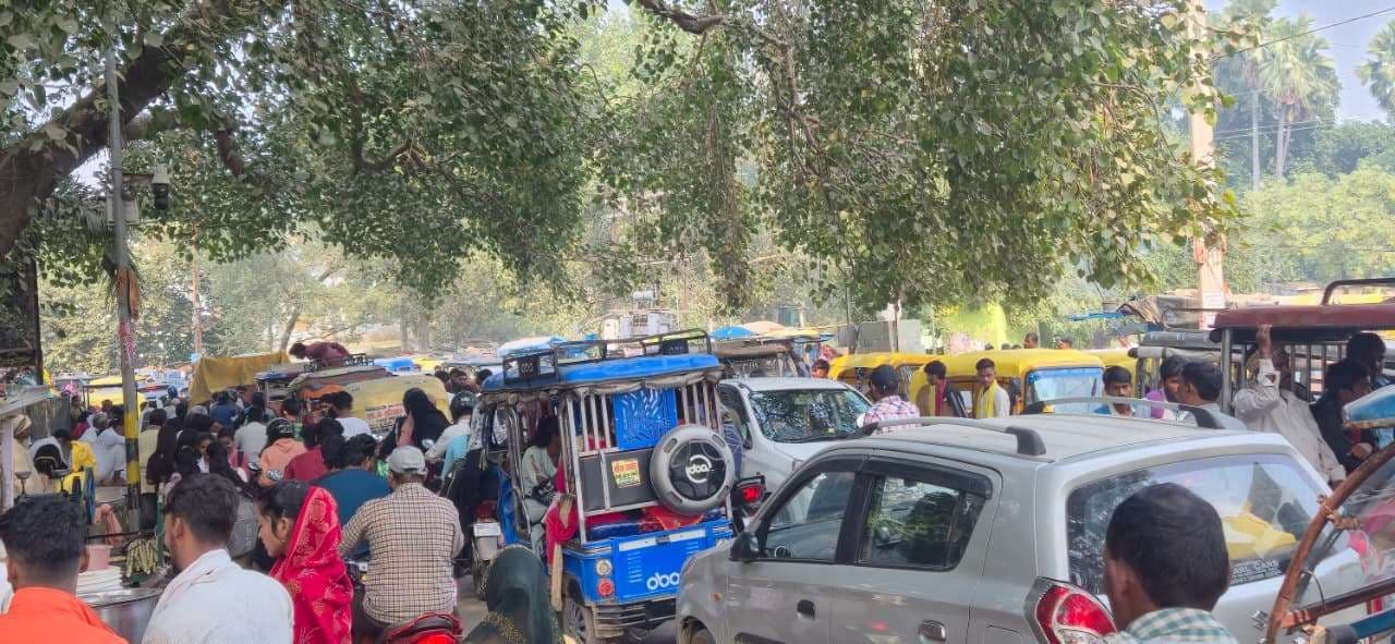 पटेल कॉलेज से लेकर पटेल व जेपी चौक तक लगा रहा भीषण जाम