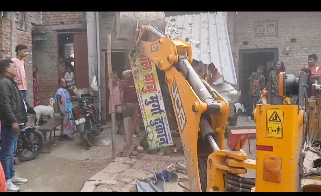 मोहनिया के बड़ी बाजार चौक से हटाया गया अतिक्रमण