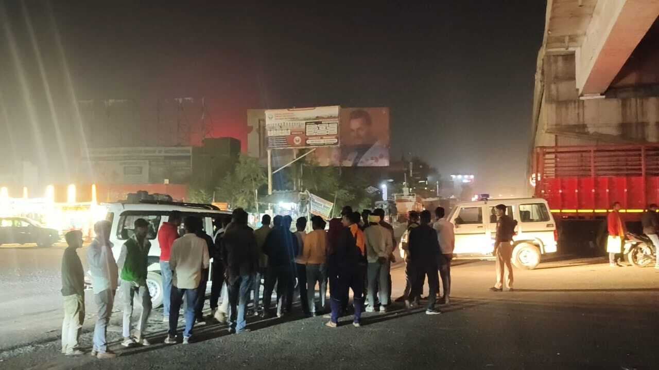 स्कॉर्पियो व सवारी वाहन में टक्कर, बाल-बाल बचे यात्री