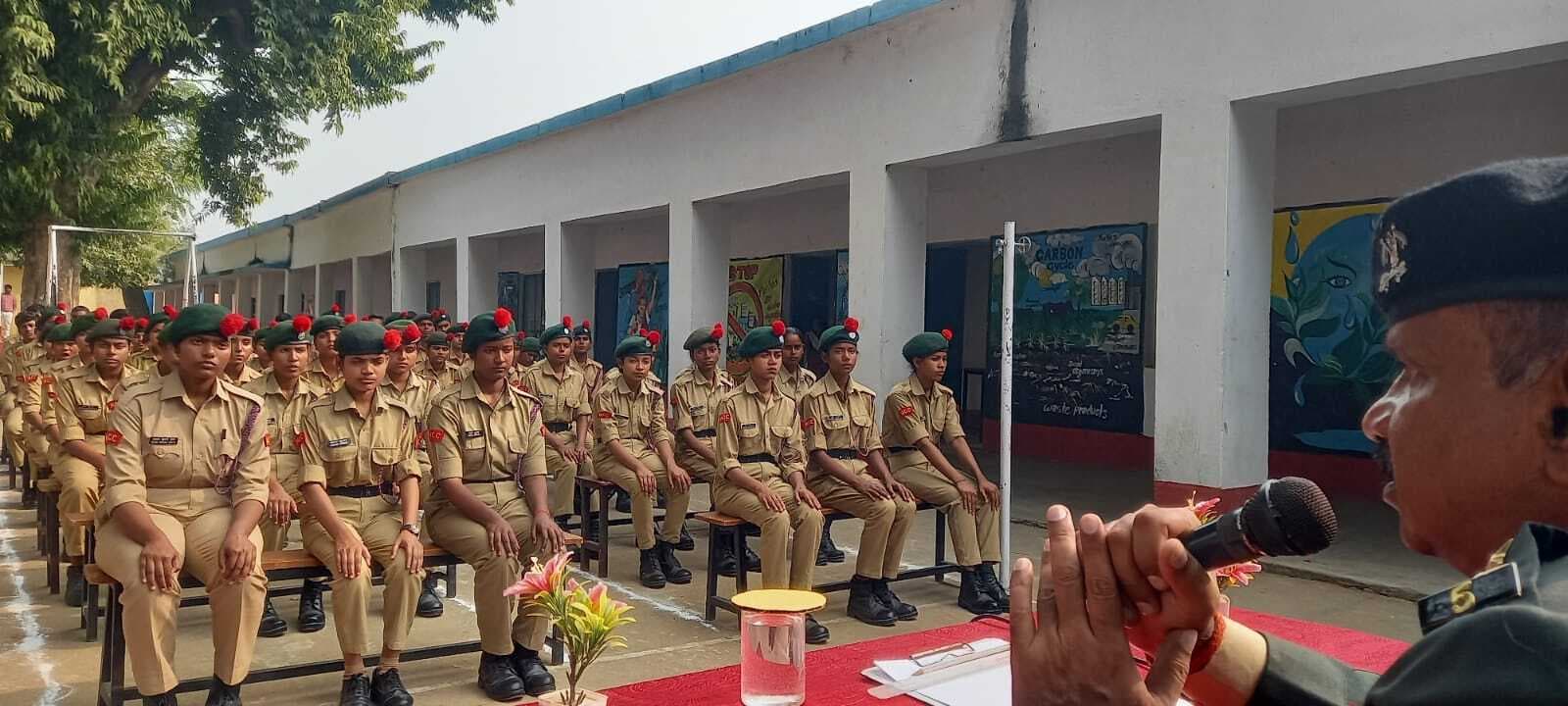 बरहुली विद्यालय का एनसीसी के कमांडिंग ऑफिसर ने किया निरीक्षण