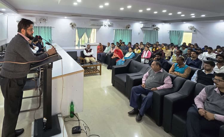 जनजातीय गौरव वर्ष से भारत की समृद्ध सांस्कृतिक परंपरा बनेगी मजबूत : इस्लाम
