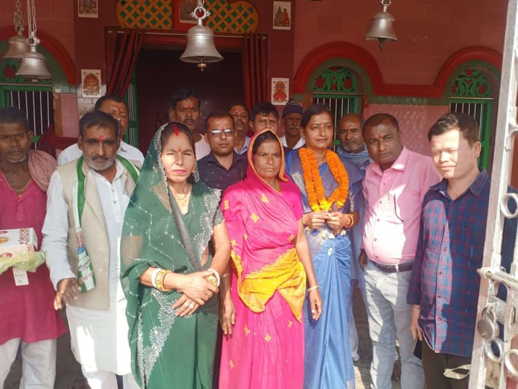 जीत के बाद मंदिर में विधायक ने की पूजा अर्चना
