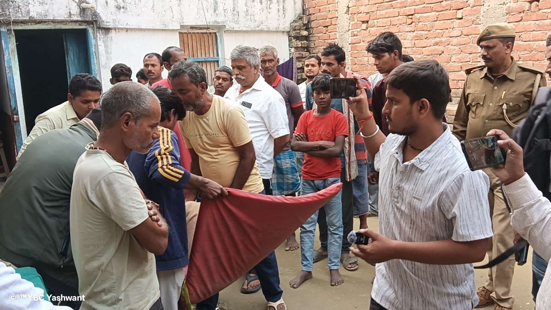 Samastipur News:बंधक बने मरीज को स्वास्थ्य विभाग की टीम ने कराया मुक्त