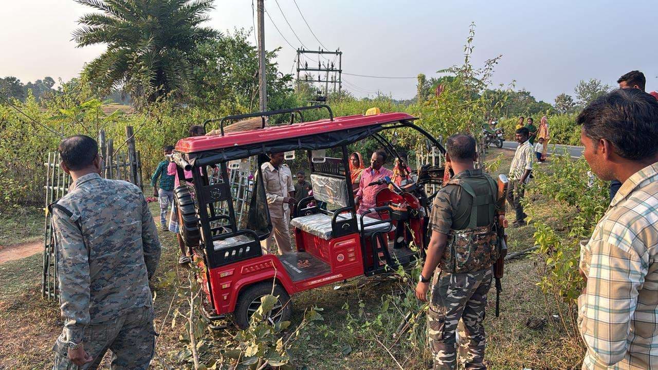 हादसा : टोटो पलटने से बालक समेत दो गंभीर रूप से घायल, रेफर