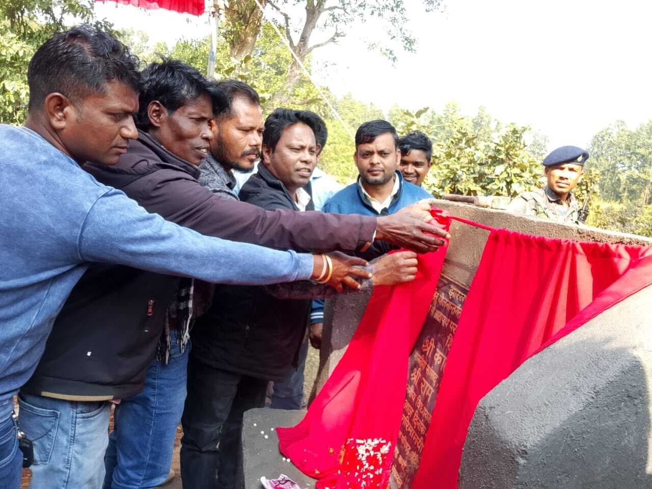 एक ही पुल निर्माण कार्य का सांसद और विधायक ने अलग-अलग किया शिलान्यास