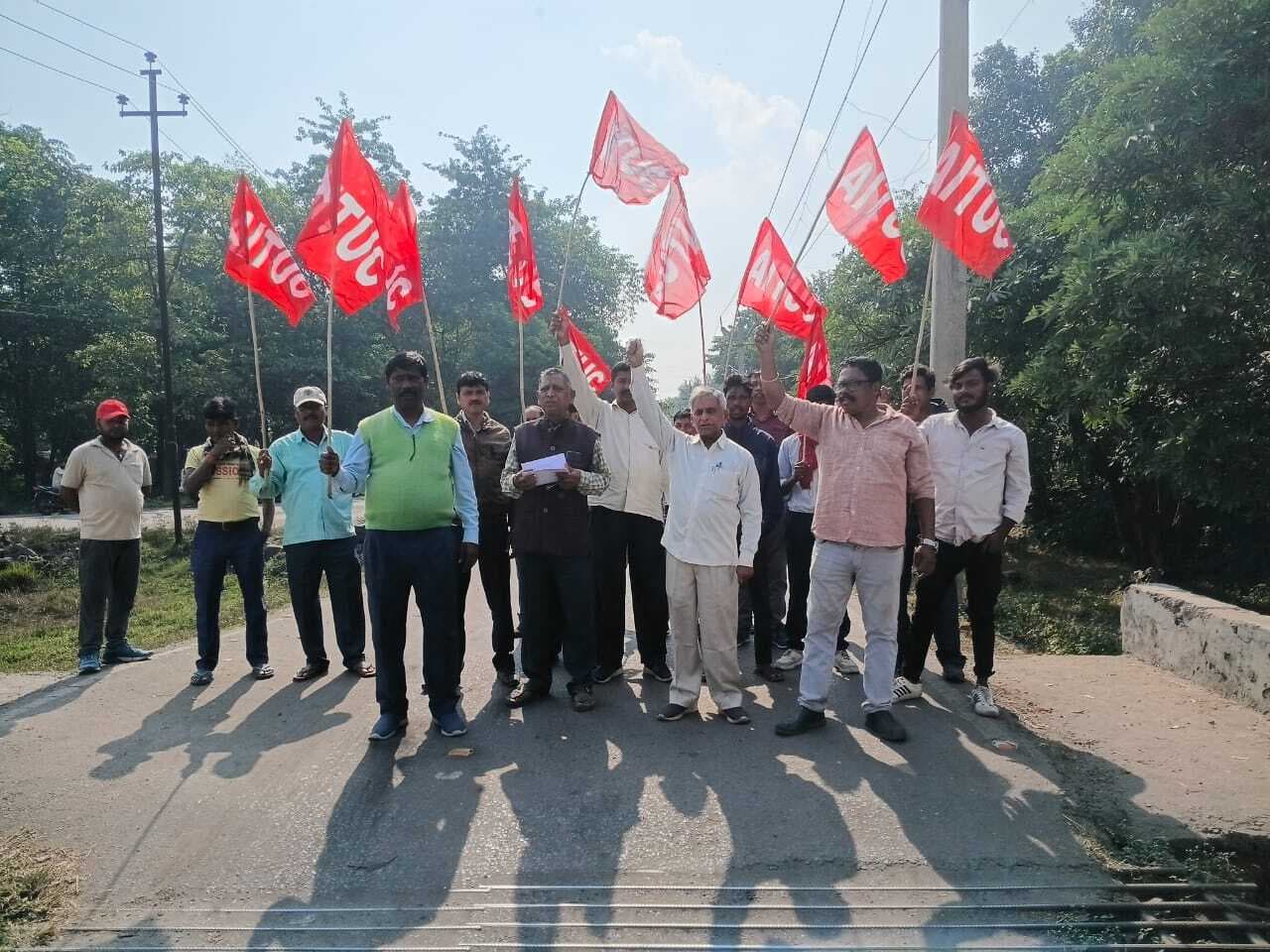 चार नया श्रम कानून तुरंत वापस ले केंद्र सरकार
