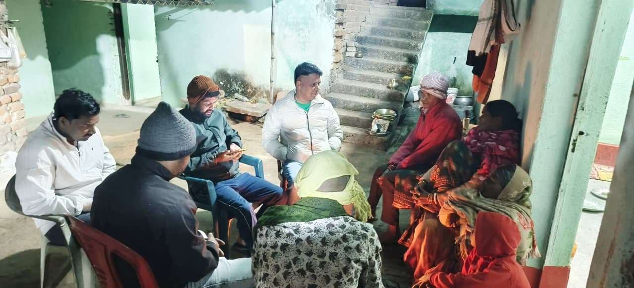 दिवंगत महिलाओं के स्वजन से मिल किया सहयोग