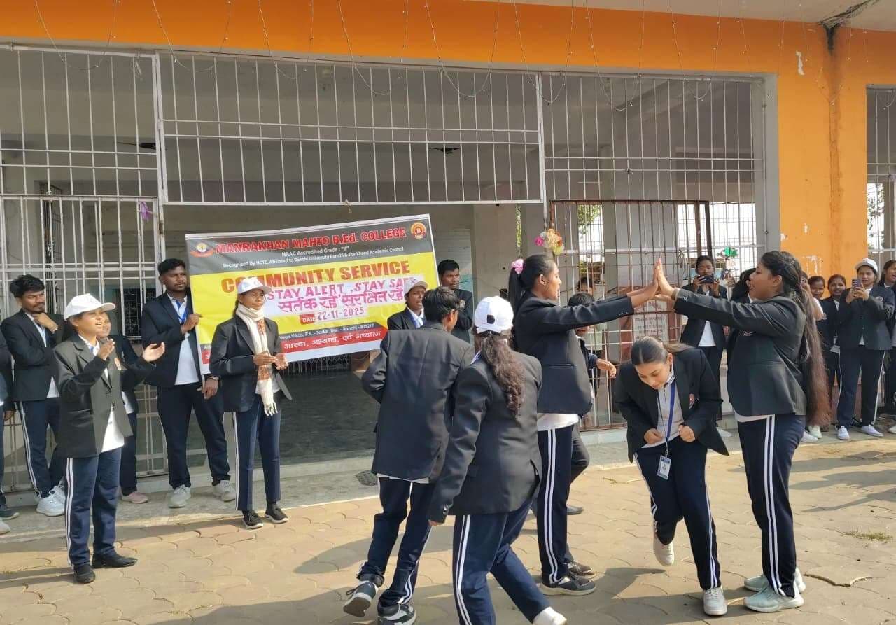 नुक्कड़ नाटक से लोगों को दिया सुरक्षा का संदेश