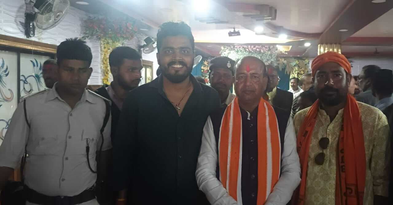 Madhubani News : विधायक अरुण शंकर प्रसाद के मंत्री बनने पर दी बधाई