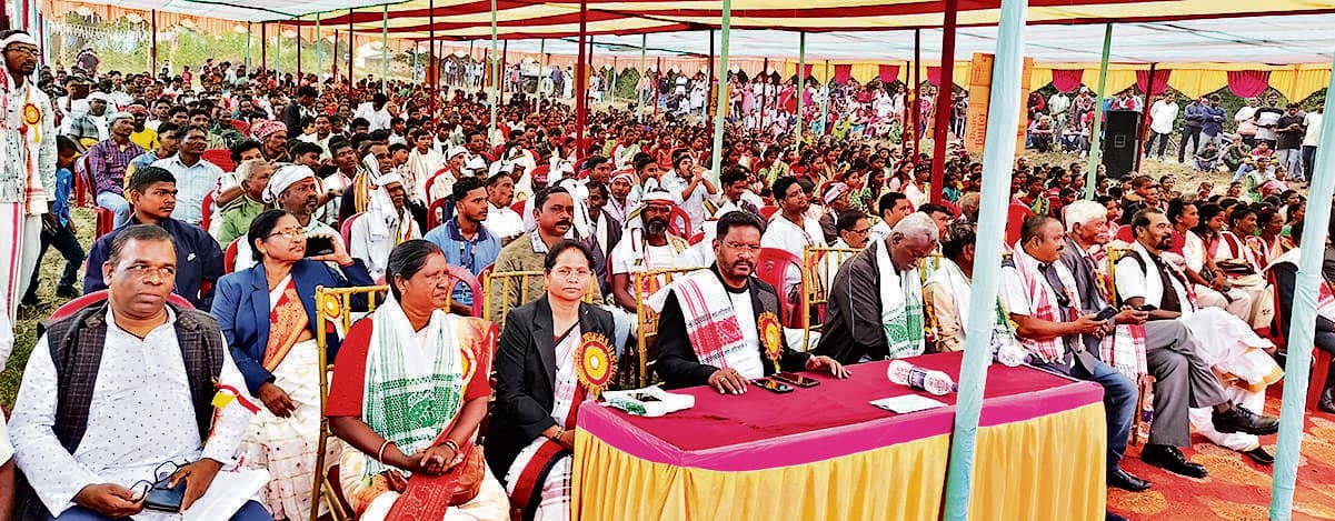 Seraikela kharsawan News : जोमषुइम आदिवासी अस्मिता और एकता का प्रतीक : दशरथ गागराई