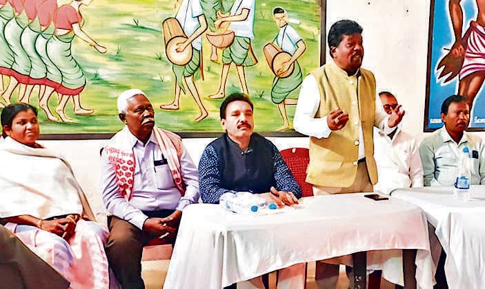 East Singhbhum News : साजिशन आदिवासियों और कुड़मी को लड़ाया जा रहा : प्रभाकर तिर्की