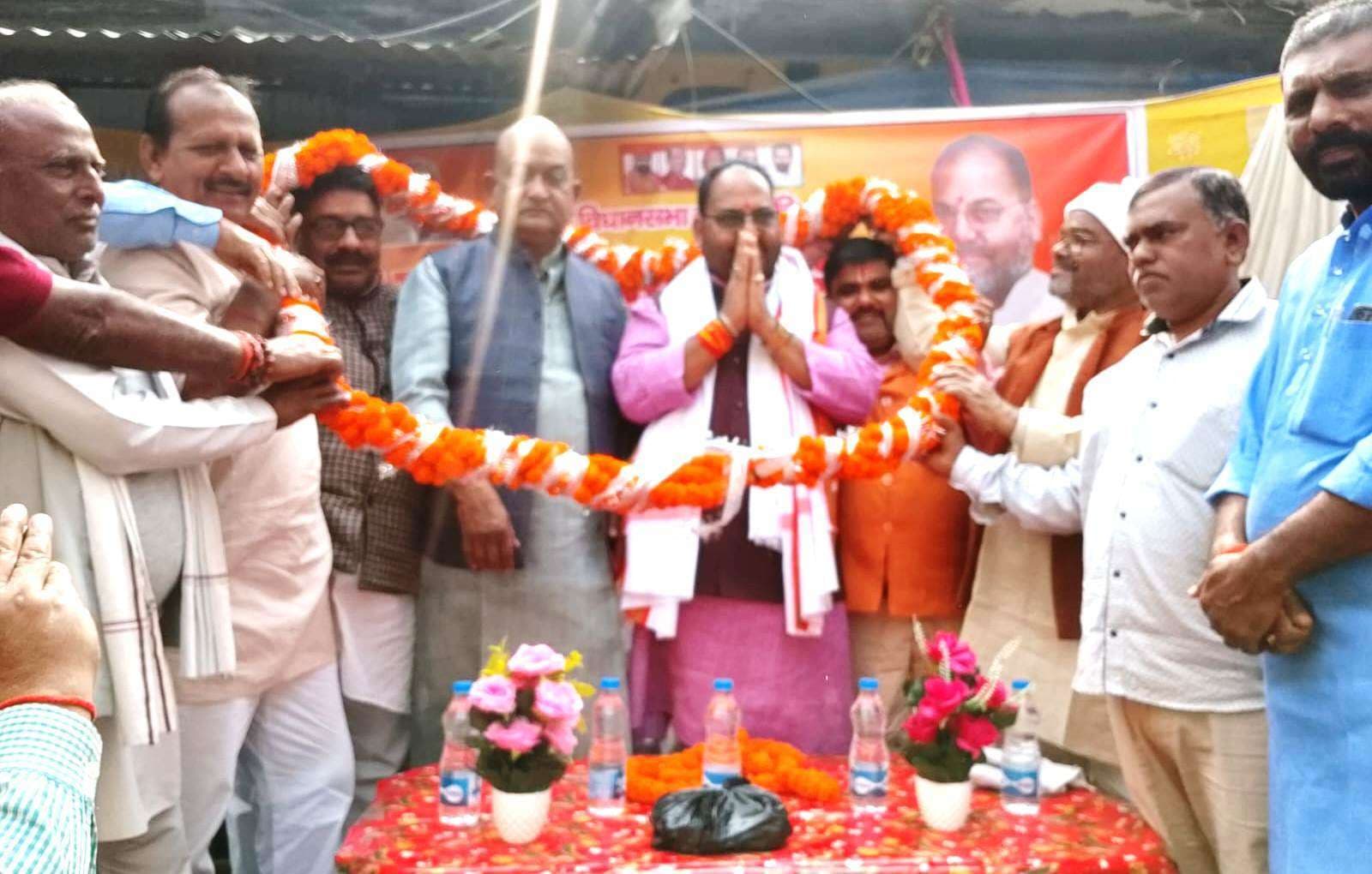 अभिनंदन समारोह में नवनिर्वाचित विधायक सम्मानित