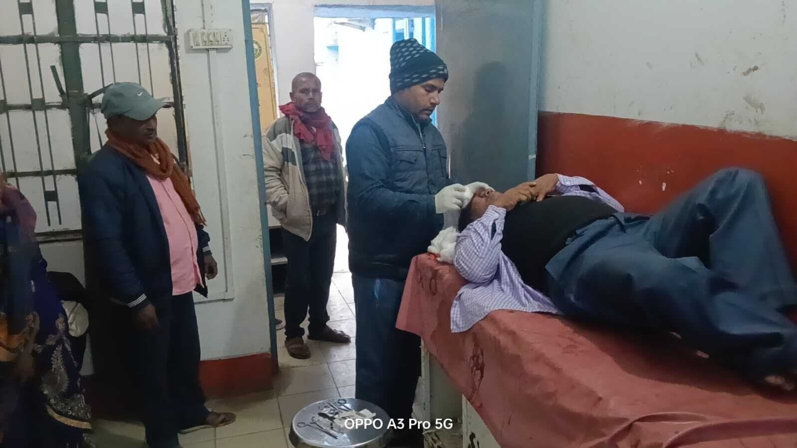 स्कॉर्पियो व ऑटो की टक्कर में वाहन सवार चार लोग घायल, दो रेफर