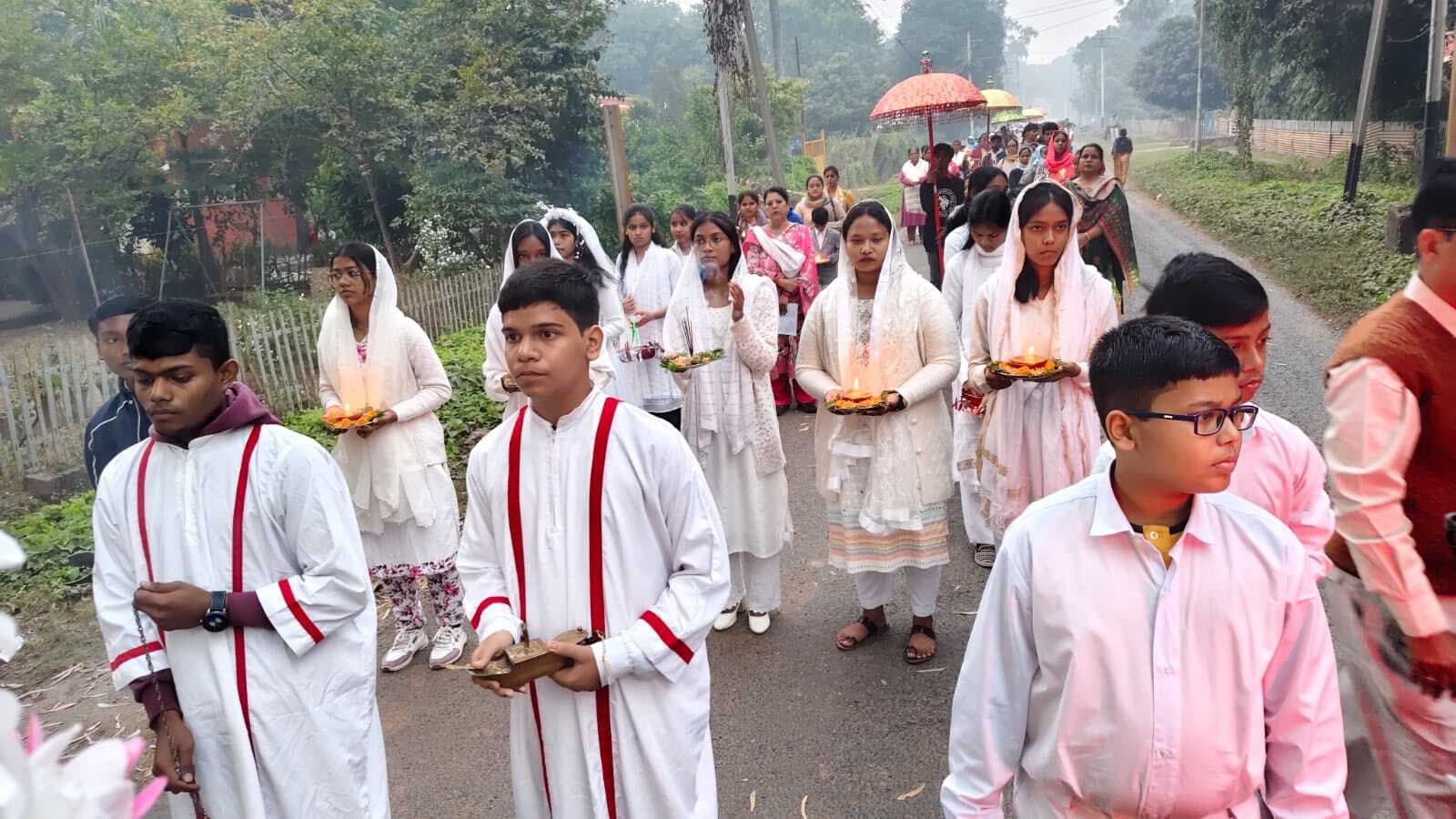कैथोलिक समुदाय के अनुयायियों ने धूमधाम से मनाया ख्रीस्त राजा का पर्व