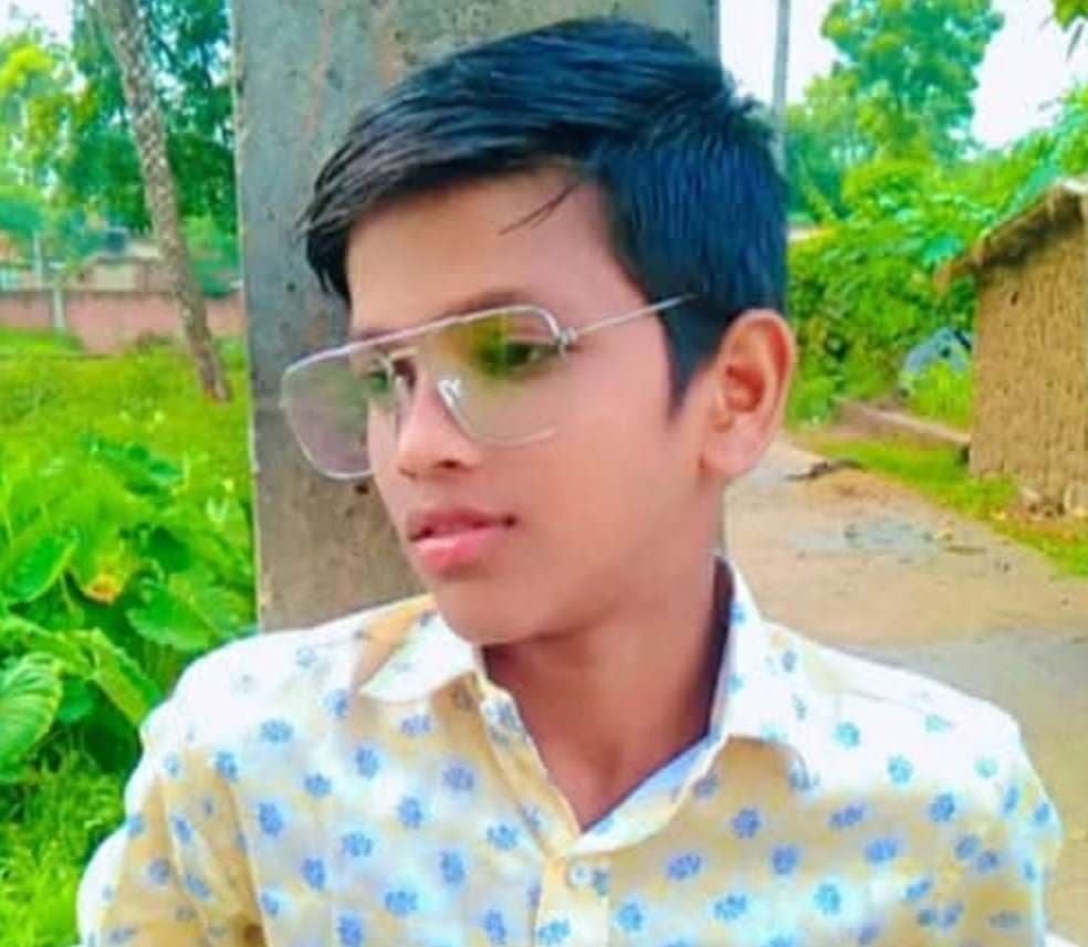 सड़क दुर्घटना में घायल नाबालिग ने मां की गोद में तोड़ा दम