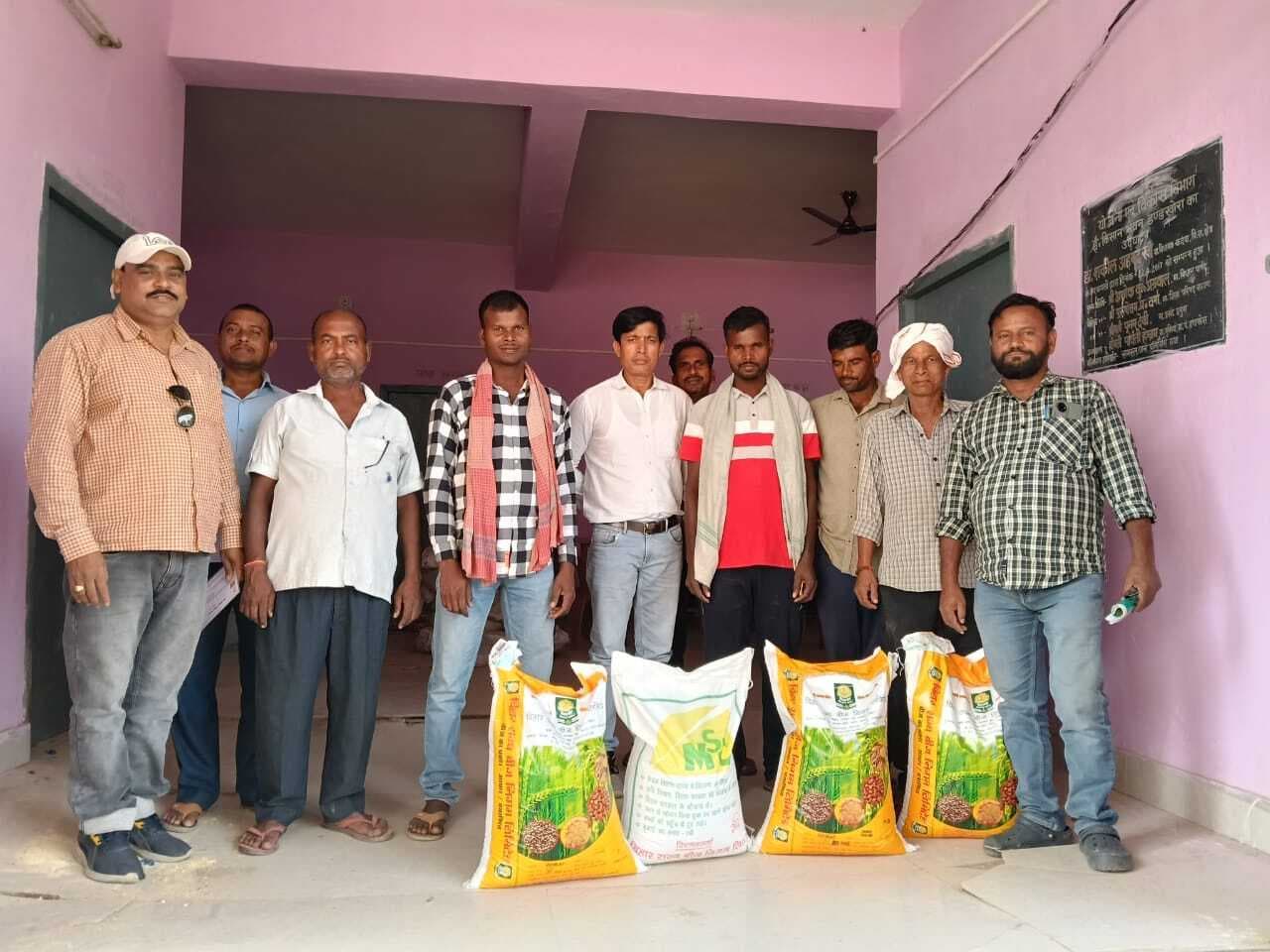 किसानों को मिल रहा 50 से 90 प्रतिशत के अनुदान पर बीज