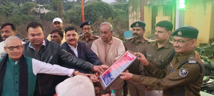 शांतिपूर्ण चुनाव व पर्व आयोजन पर पुलिस-मीडिया का किया सम्मान