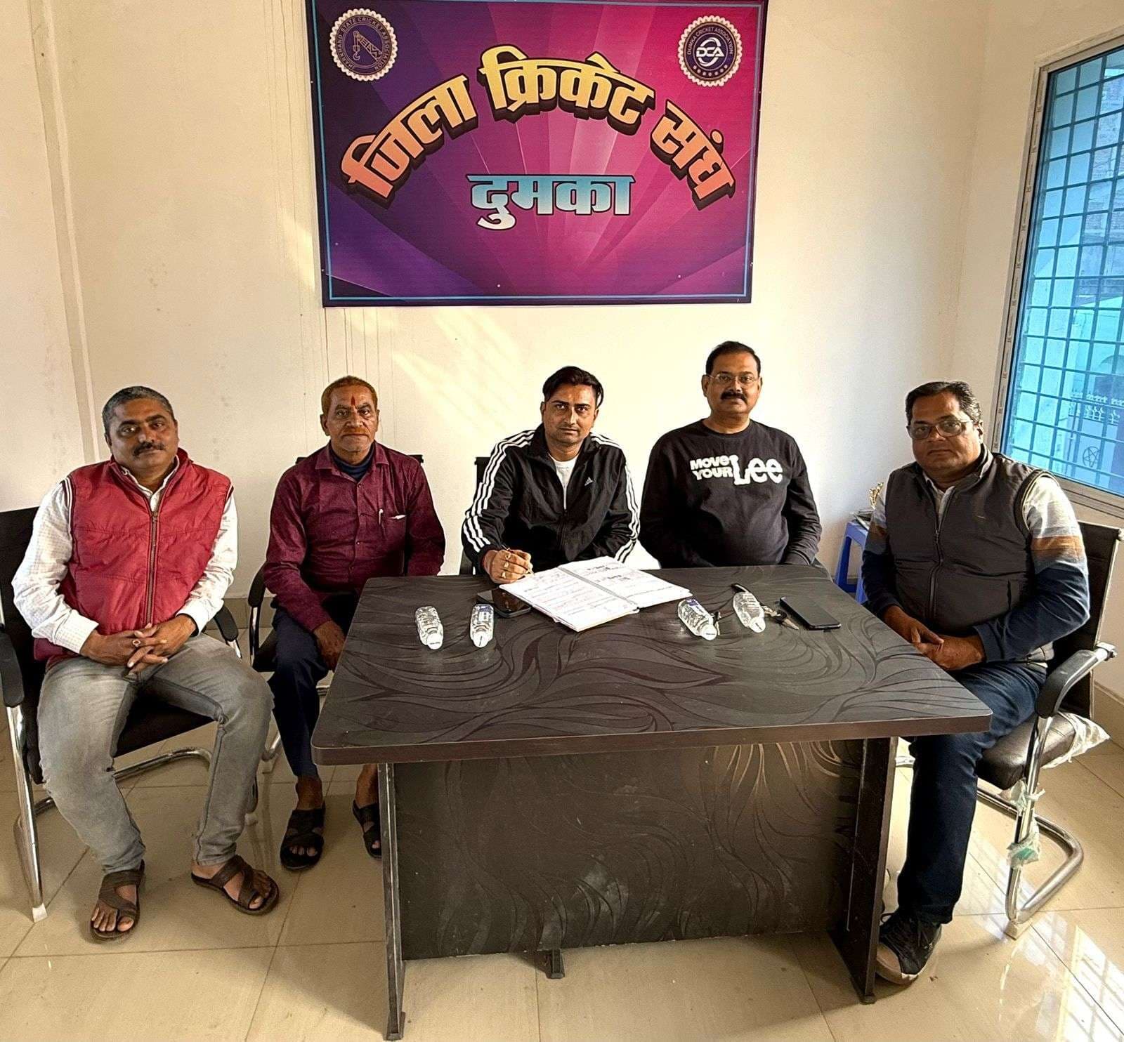 जिला क्रिकेट संघ ने की पंजीकरण व मैदान तैयारियों की समीक्षा