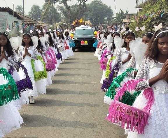 ख्रीस्त राजा पर्व पर कुंडली मिशन से निकली शोभायात्रा