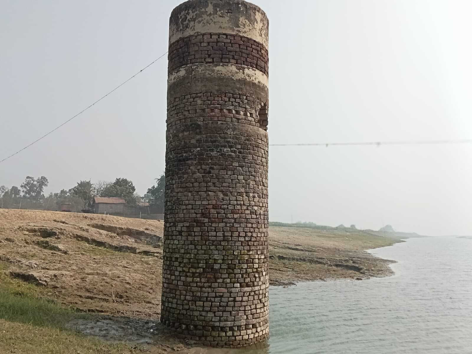 चौकचामा गांव में आज भी धरोहर के रूप में खड़ी है कुआं की दीवार