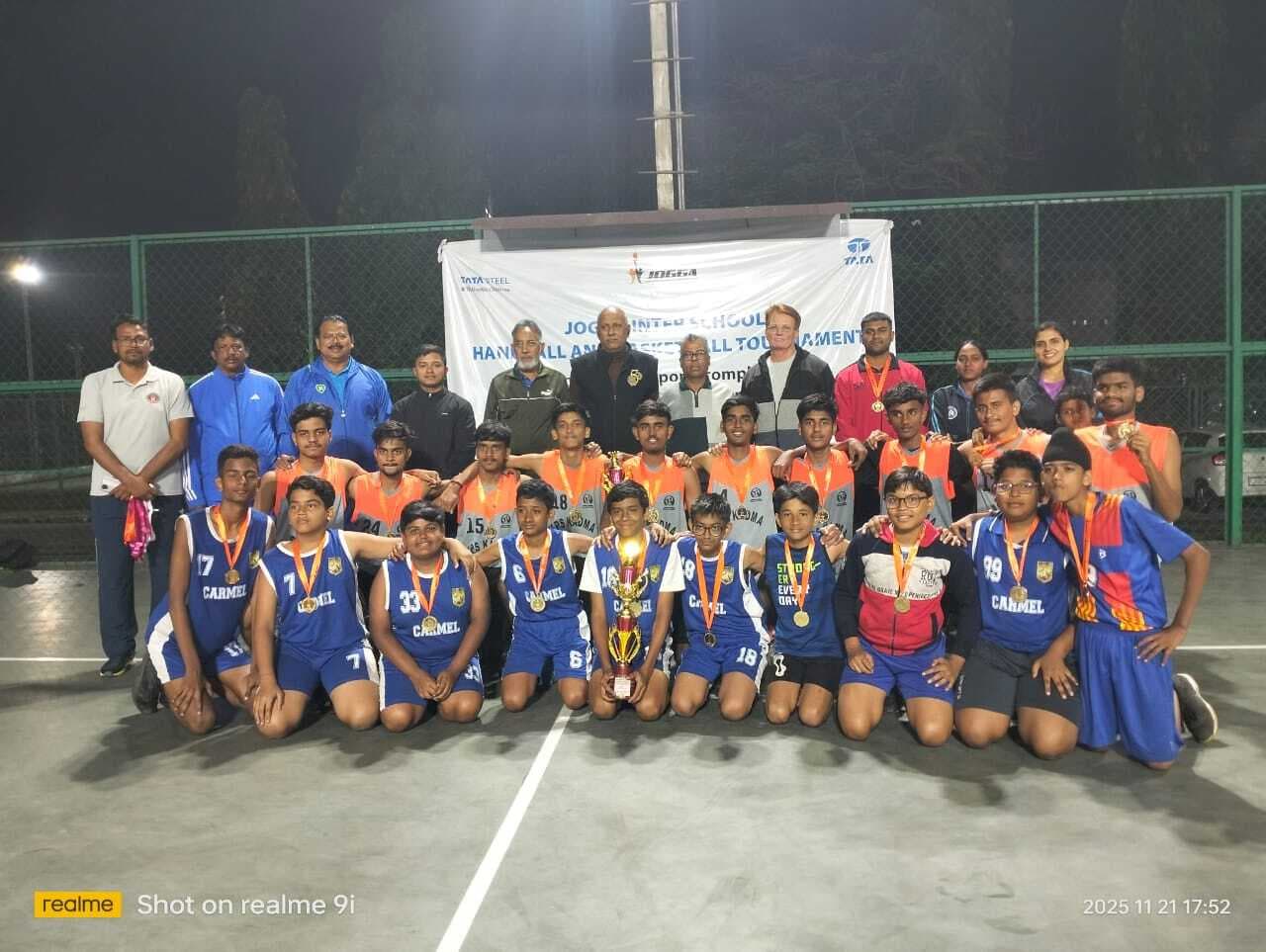 jogga basketball prize distribution at jrd tata sports complex: कारमेल और केपीएस कदमा की टीम बनी चैंपियन