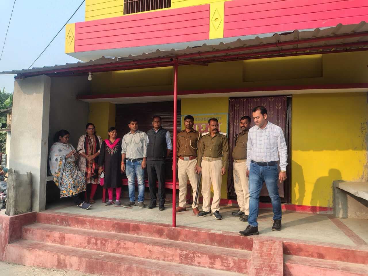 Madhubani News : छह सदस्यीय टीम चनौरागंज के राघव मेडिकल की जांच को पहुंची