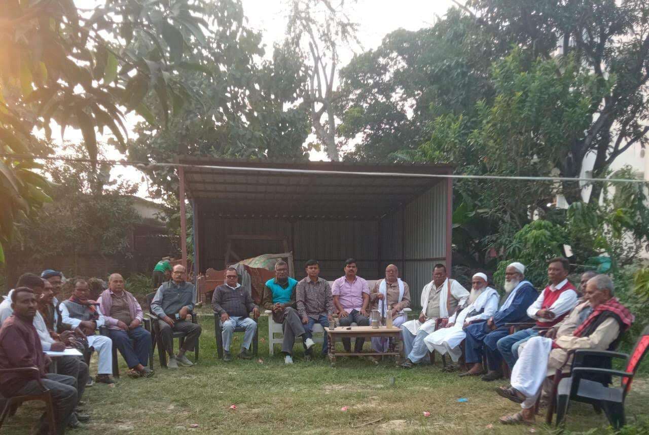 Madhubani News : बैठक में शिक्षकों ने समस्या के निदान के लिए किया विचार - विमर्श