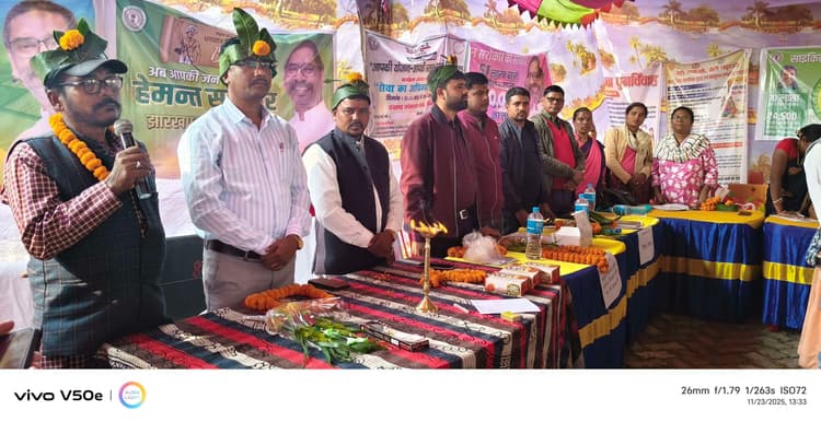 Giridih News: शिविर में उमड़ रही आवेदकों की भीड़, पोर्टल नहीं खुलने से परेशानी
