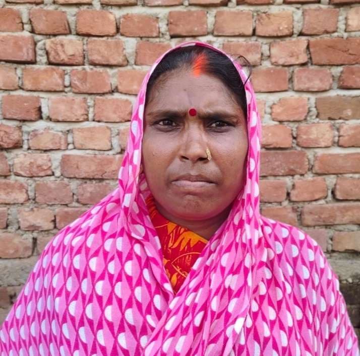 भीतरीबांध में नहीं बजती मोबाइल की घंटी, ऊंची पहाड़ी पर जाने पर होती बात