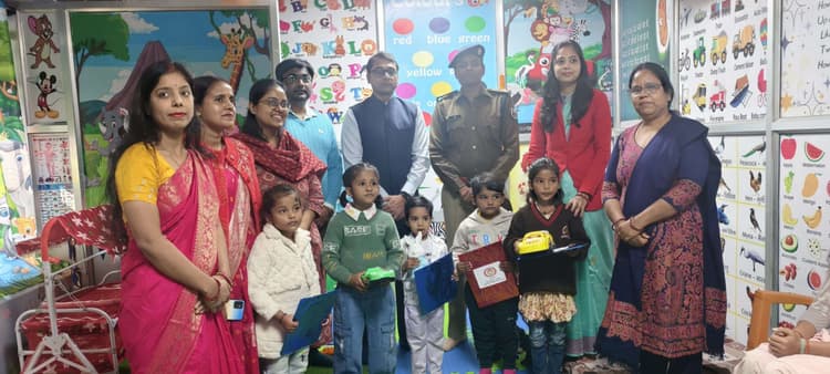 आरा के नवीन पुलिस केंद्र में पलना घर का उद्घाटन