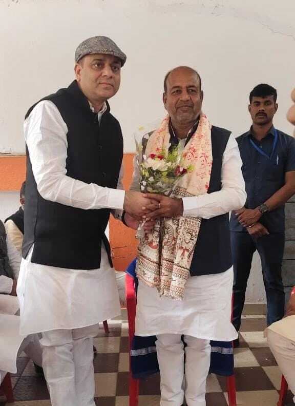 Madhubani News : लोजपा (रा) के प्रदेश सचिव ने मंत्री अरुण शंकर प्रसाद से की भेंट