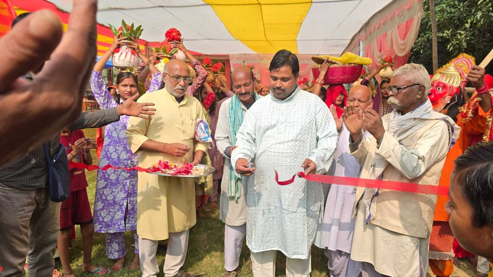 Madhubani News : श्रद्धालुओं ने विवाह पंचमी महोत्सव के अवसर पर निकाली कलशयात्रा