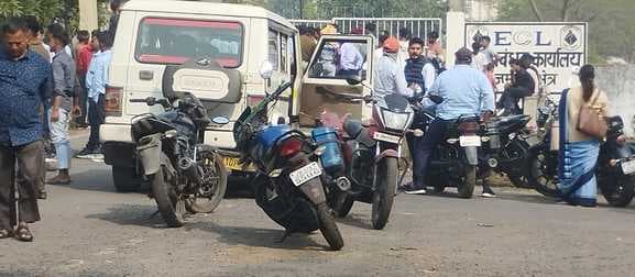 राजमहल कोल परियोजना क्षेत्र में बाइक सवार युवक की हाईवा से कुचलकर मौत
