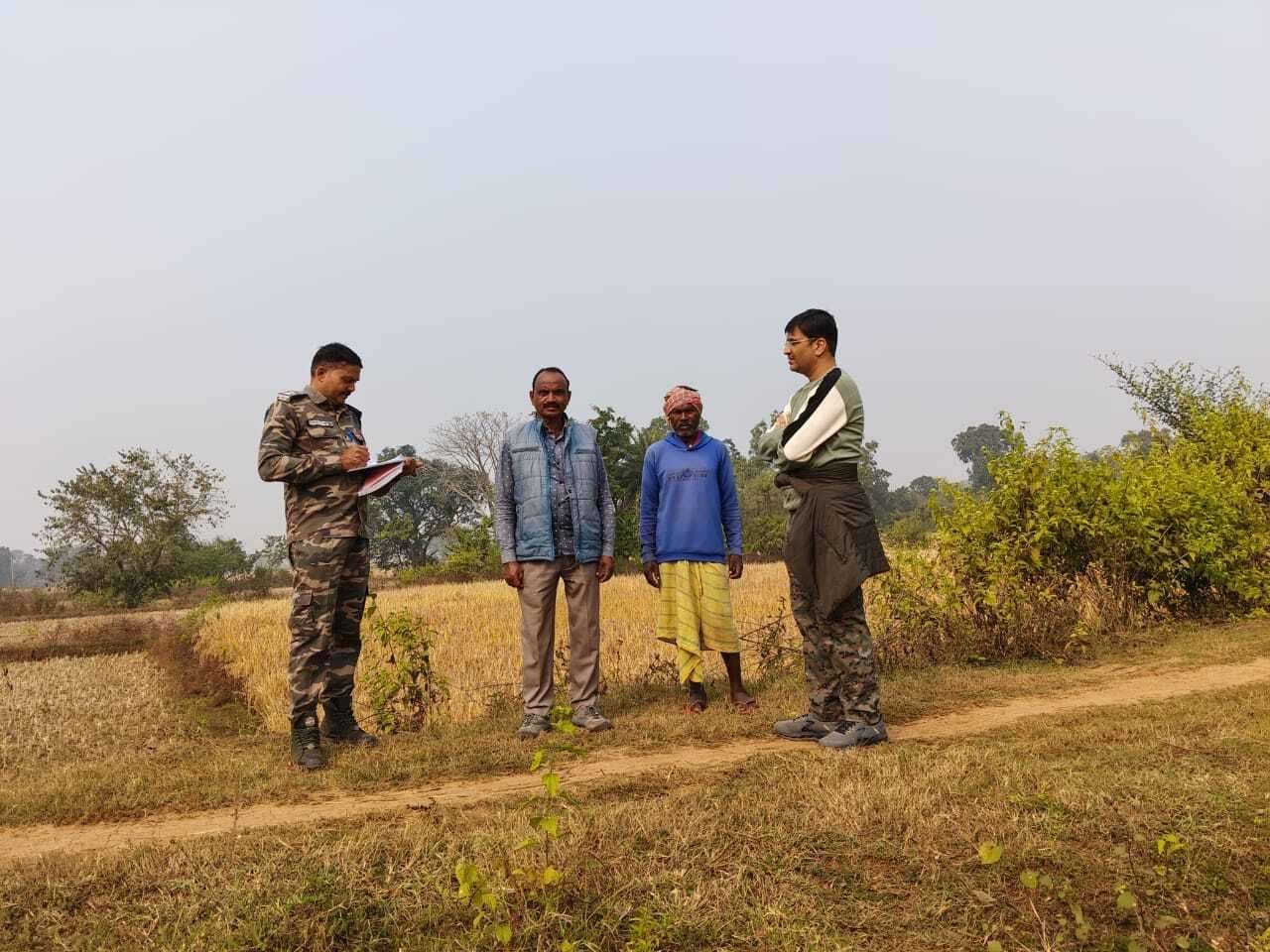 Seraikela Kharsawan News : हथियार से युवक की हत्या, शव को दूसरे गांव में फेंका