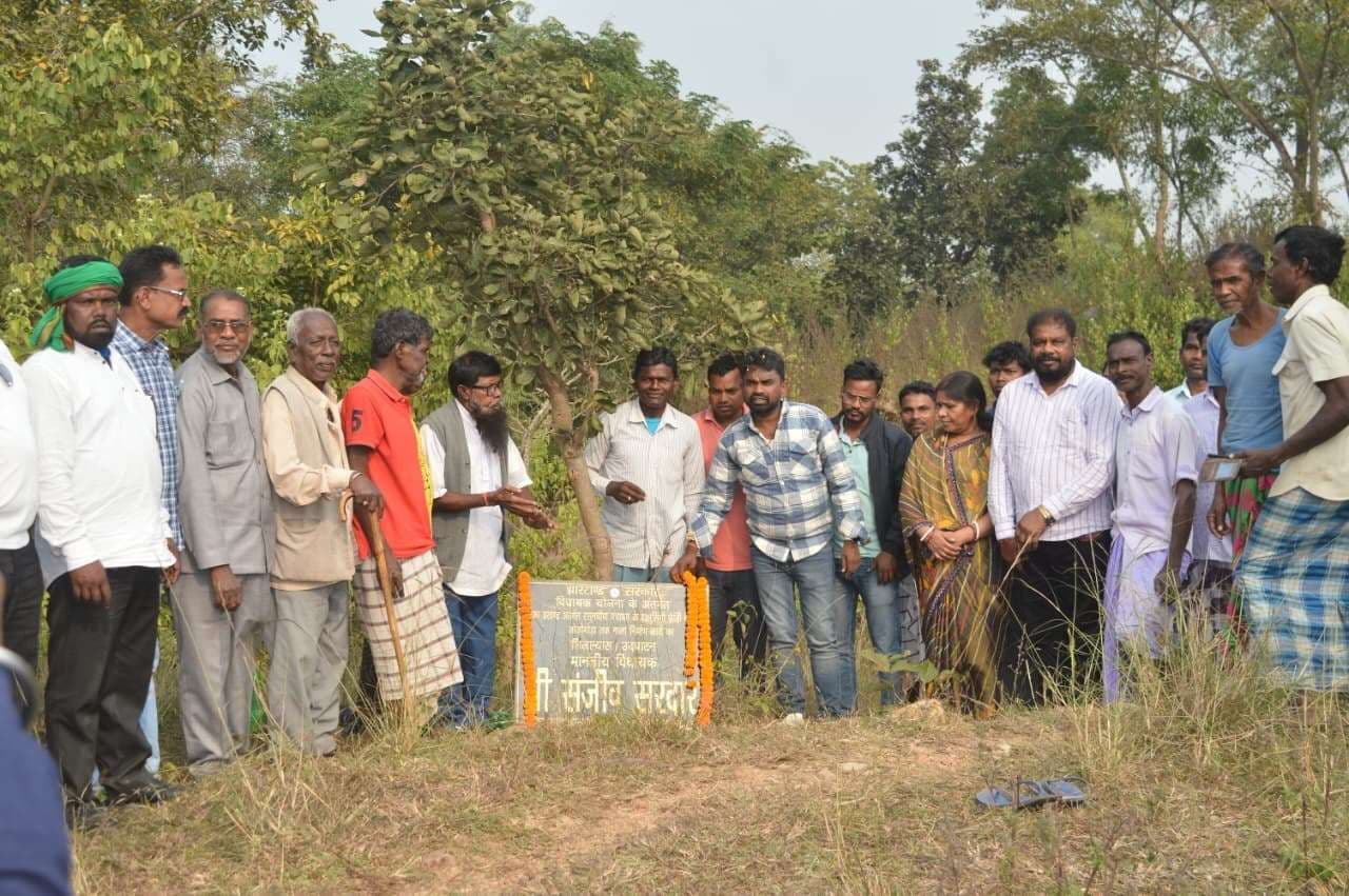 East Singhbhum News : गांवों के सर्वांगीण विकास को प्राथमिकता दे रही सरकार