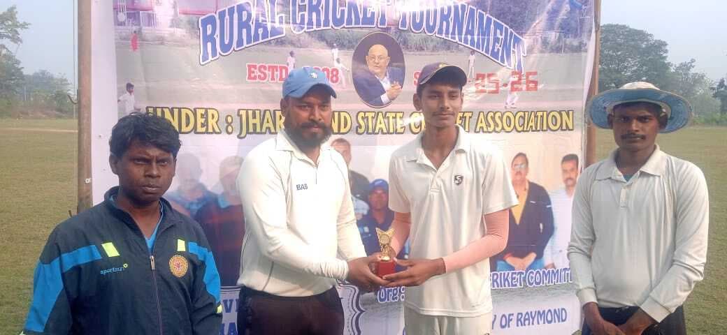 East Singhbhum News : भिलाई पहाड़ी ने डुमरिया को 138 रनों से पराजित किया