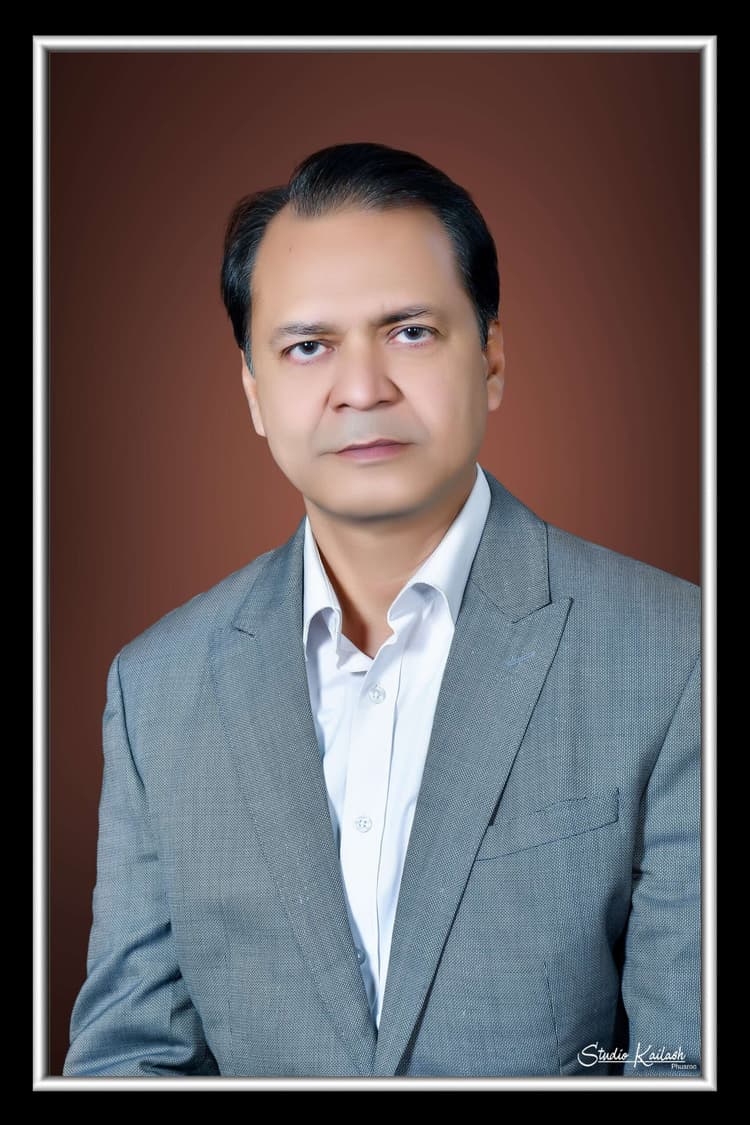 Bokaro News : धर्मेंद्र की शोले देखने के लिए मेघदूत सिनेमा हॉल में कम पड़ जाती थी सीट