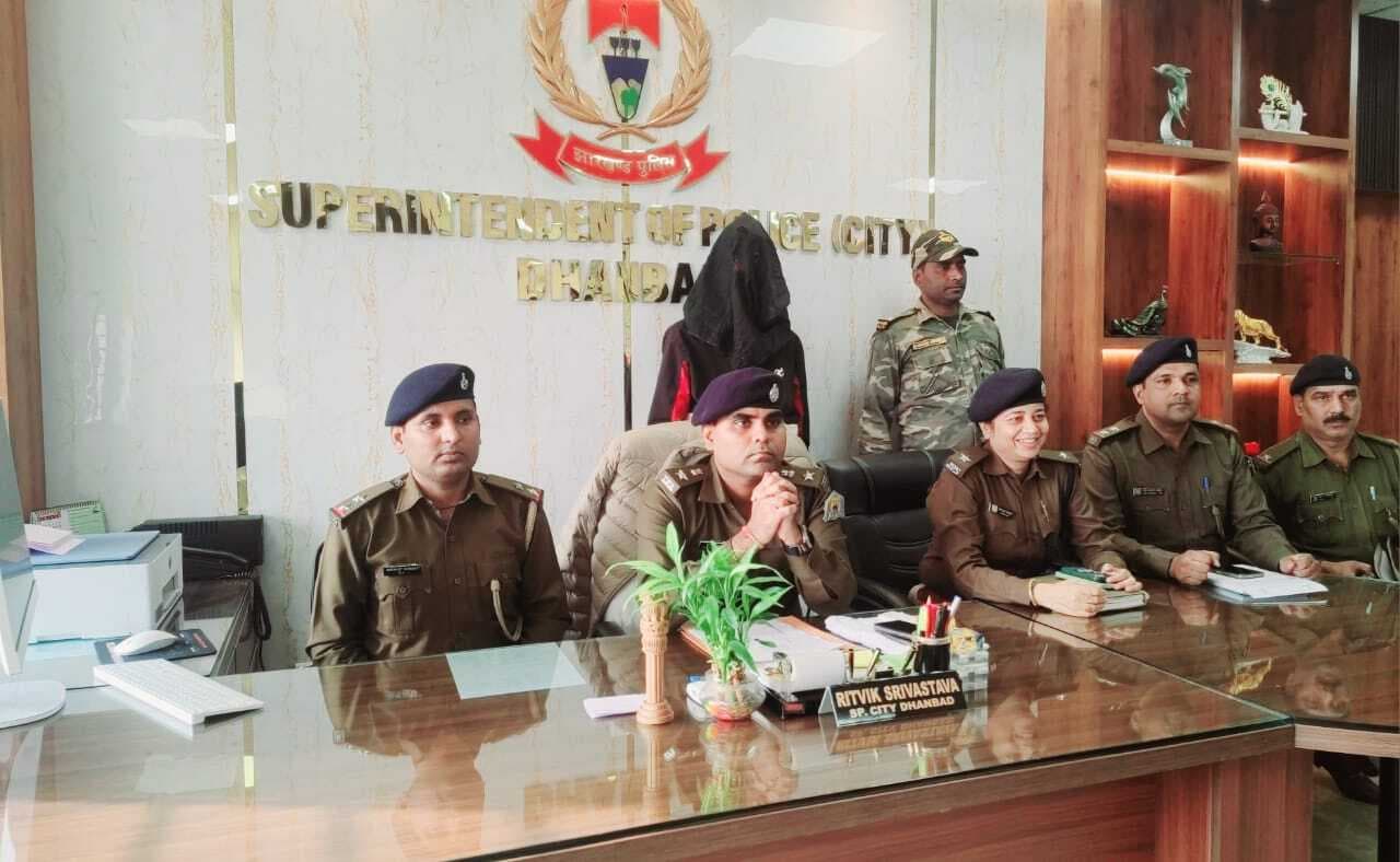 Dhanbad News: चोरी की बाइक, दो स्कूटर व टोटो बरामद, आरोपी को जेल