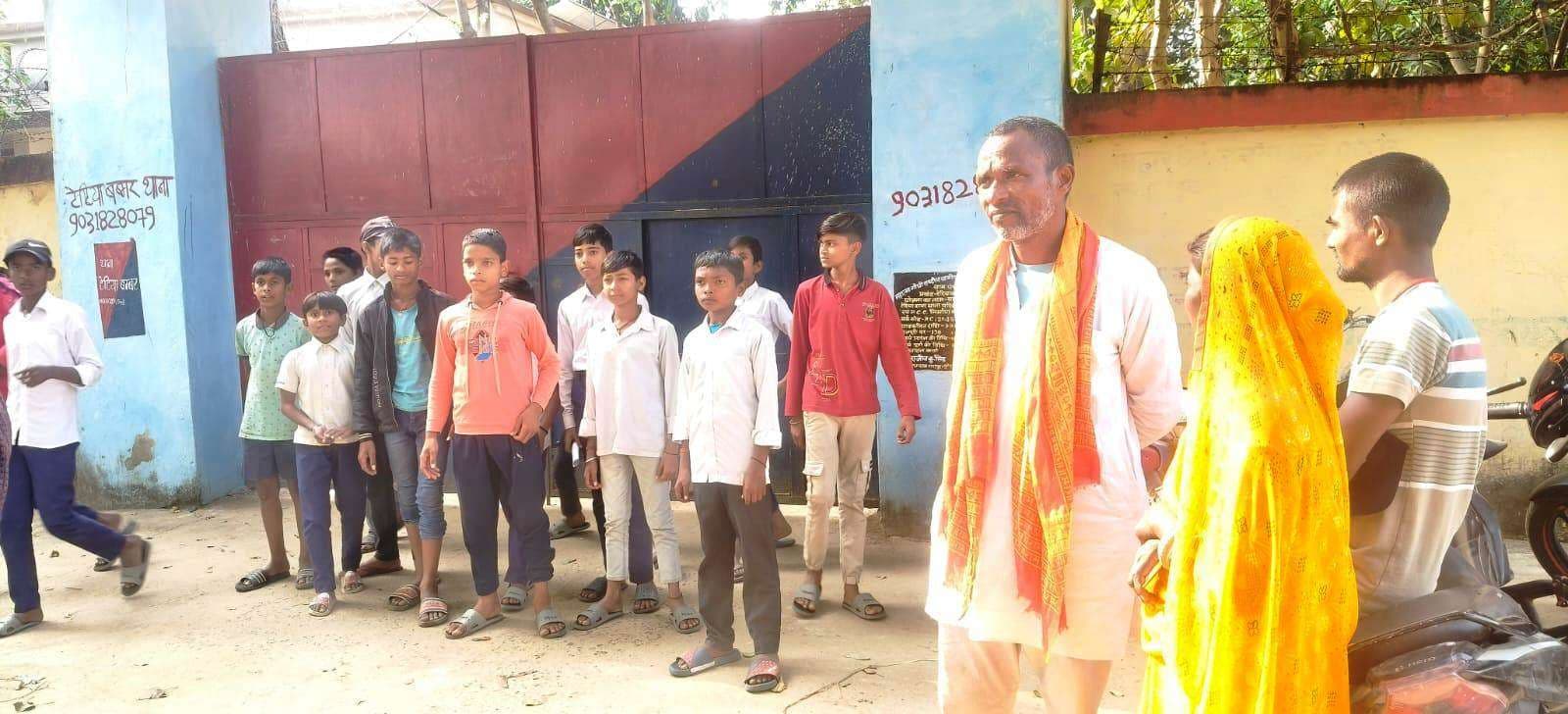 छात्राओं से अश्लील हरकत के आरोप में प्रधानाध्यापक गिरफ्तार