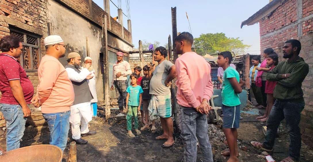 आग लगने से दो घर जले, लाखों की संपत्ति का नुकसान