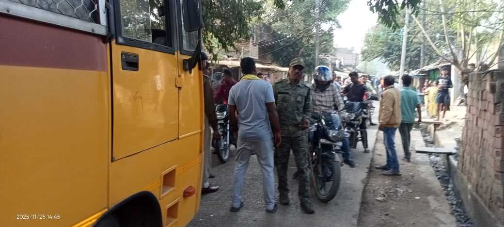 अज्ञातों ने निजी स्कूल वाहन के चालक के साथ की मारपीट