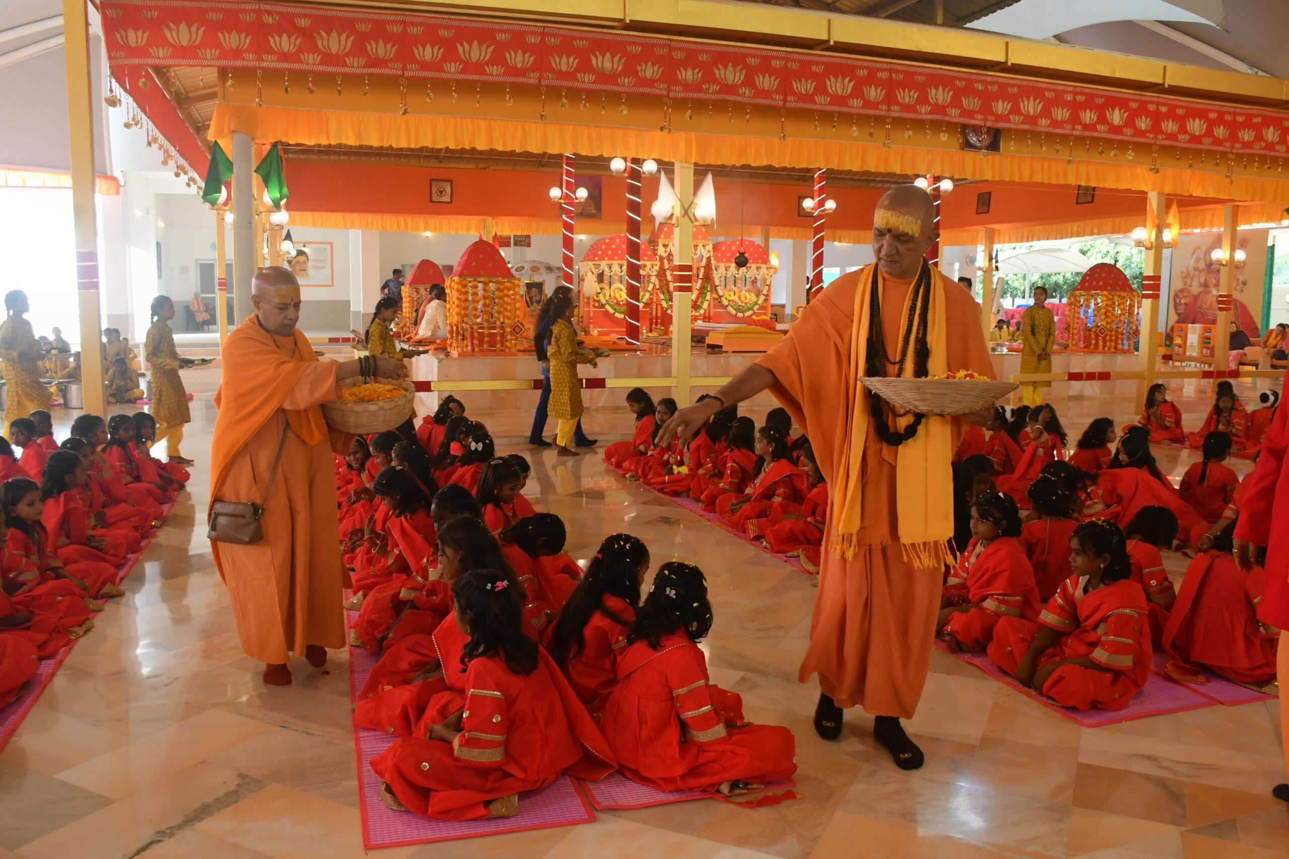 Deoghar News : राम-सीता विवाह के साथ रिखियापीठ में शतचंडी महायज्ञ की पूर्णाहुति