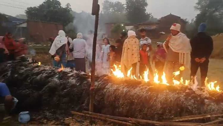 आग लगने से खलिहान में रखा धान जलाकर राख